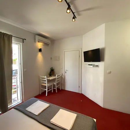 Mikulic Apartment *